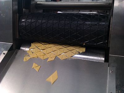 Linha de produção de tortilla chips de milho Doritos